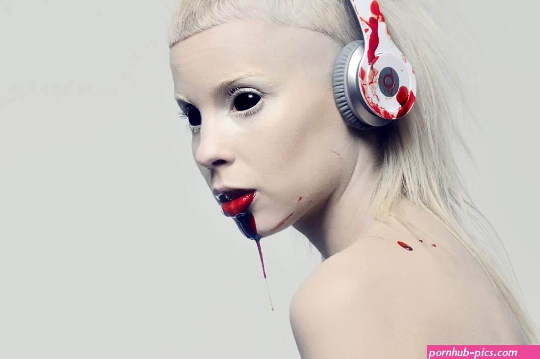 Wallpaper : face white model portrait red blood Toy Die Antwoord Yolandi