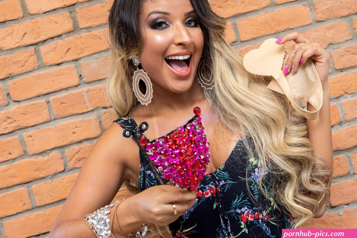 Blog Por Simas: TAPA-SEXO: DO GANCHO À CALCINHA TRANSPARENTE VEJA A EVOLUÇO DA