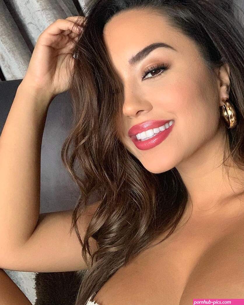 Andrea Bergeron on Instagram: Mestiza Mami Happy Saturday! selfie