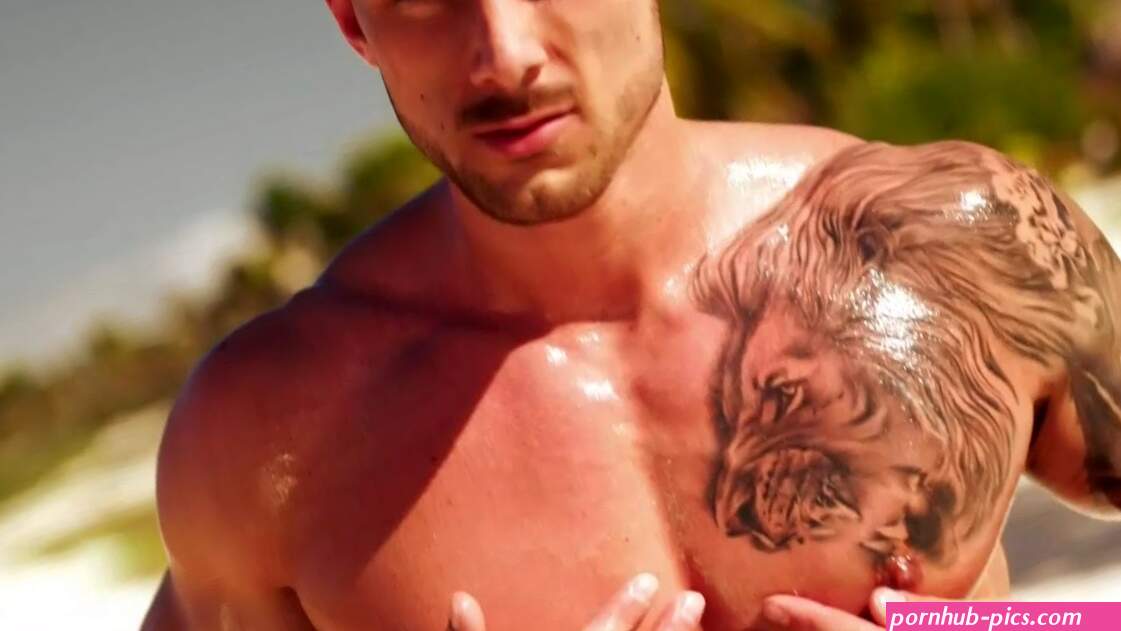 Casperfan: Aaron Gill naked bum in tonights Ex On The Beach S09E01