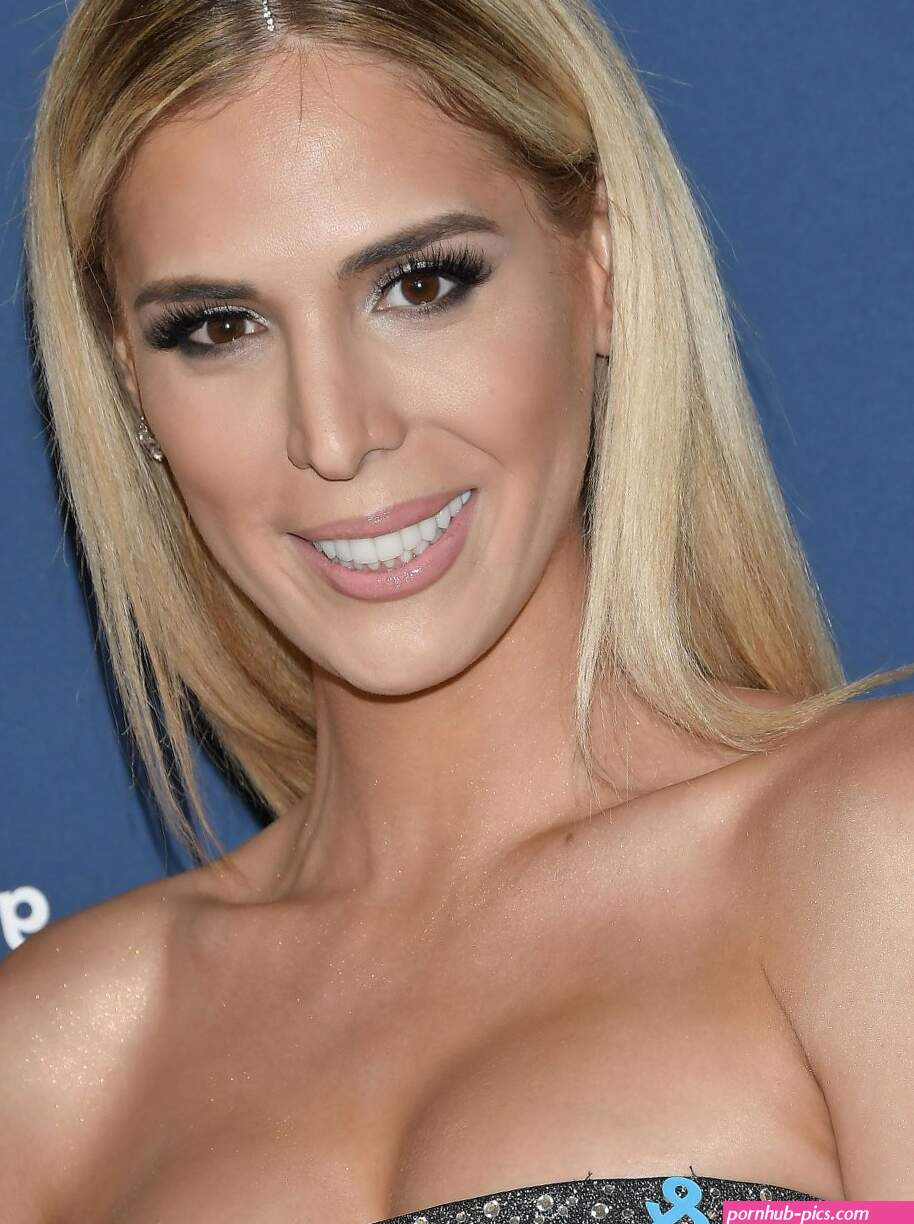 CARMEN CARRERA at 2019 Glaad Media Awards in Los Angeles 03282019