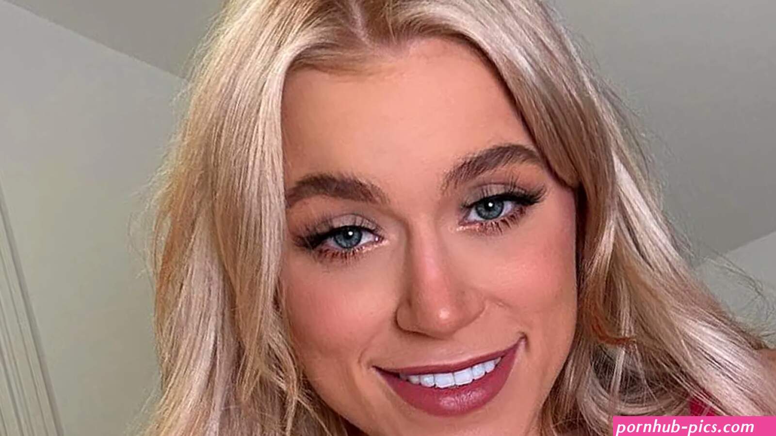 Elle Brooke risks Instagram ban in see-through lingerie as she sends fans wild w