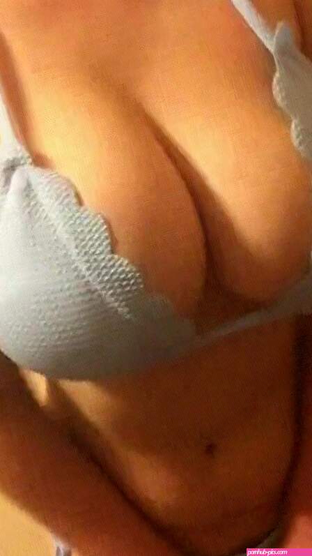 Boobs: Rhettal