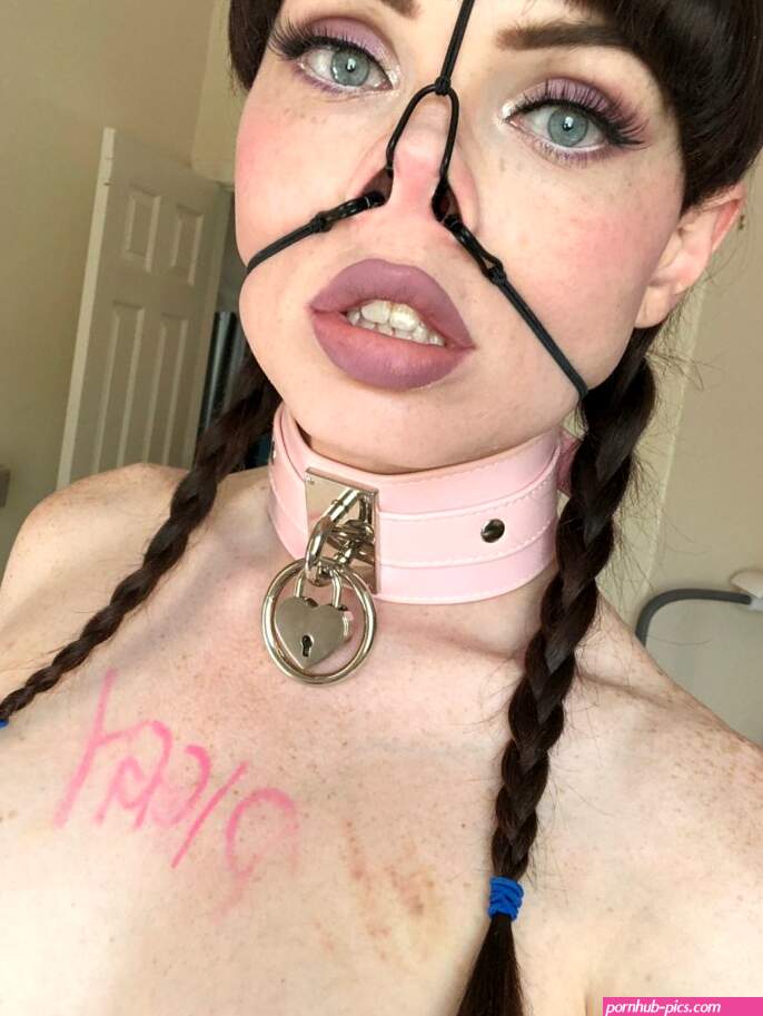 Bdsm nose hook