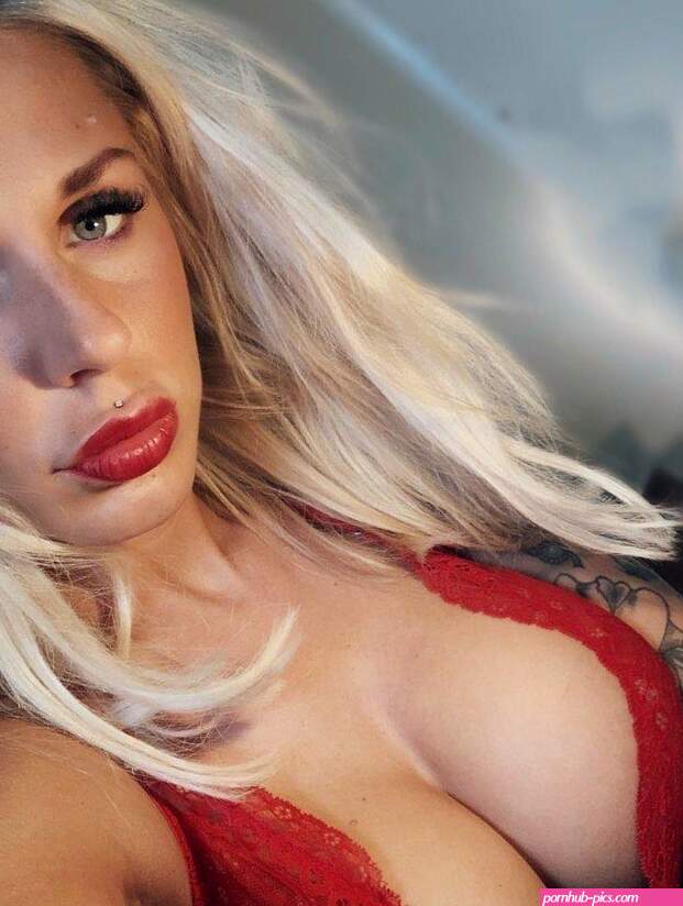Daisy15 HornySistersx Hotwifey