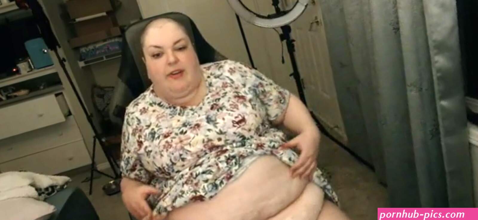 The Balding Ogre on X: TeamYouTube YouTube FoodieBeauty is going all the way showing her vagina now good job giving her channel back.