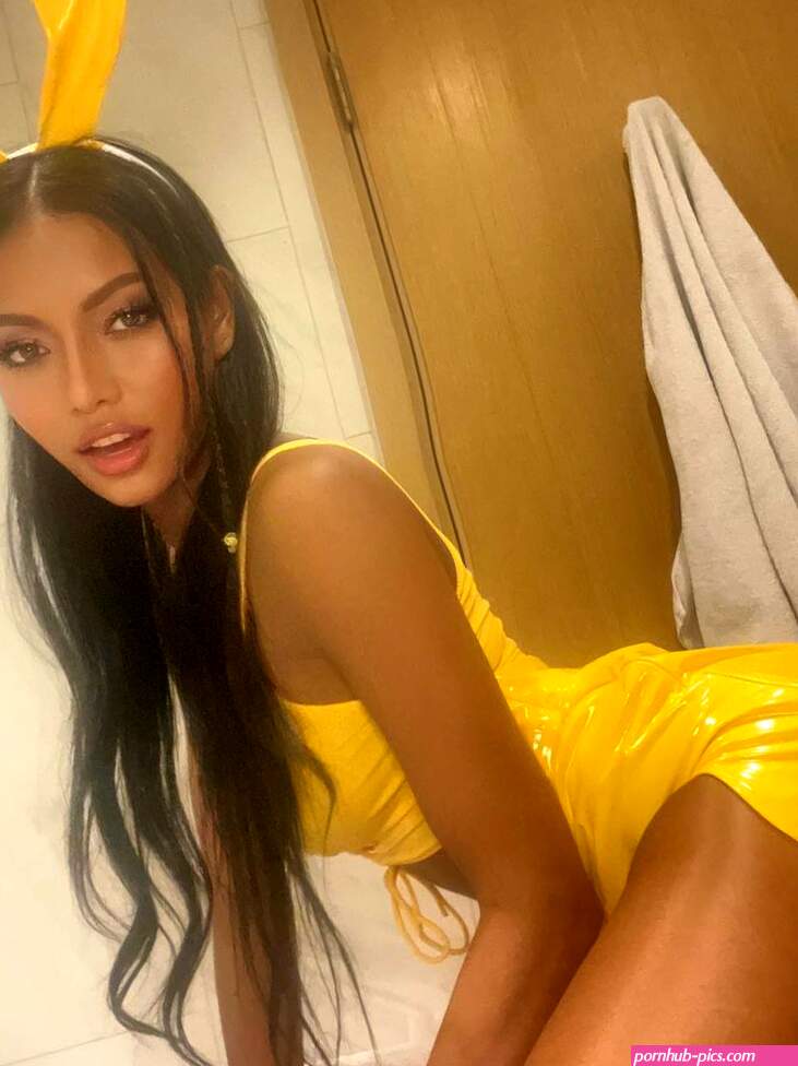 chloe saat onlyfans mega below