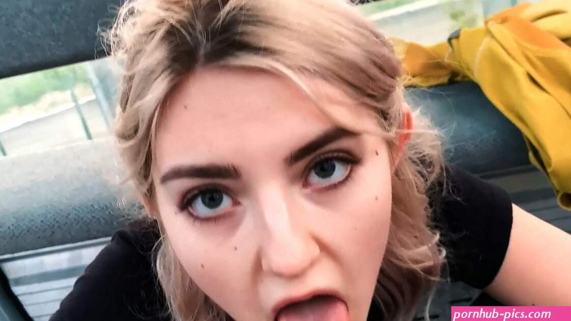 Eva Elfie