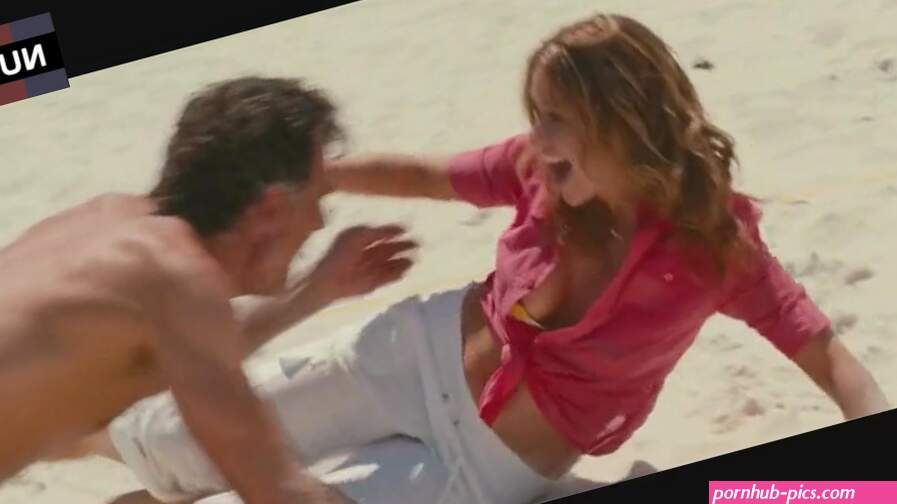 Jenna Fischer Side Boob