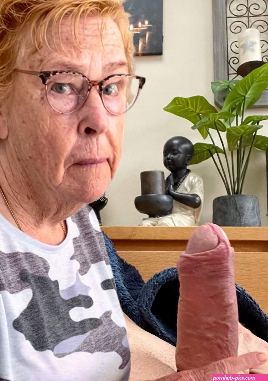 Mother in Law Blowjob when she stayed and wife shopping 1 pictures