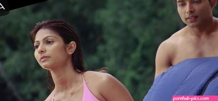 Tanisha Mukherjee Bikini hot scene in Neal N Nikki