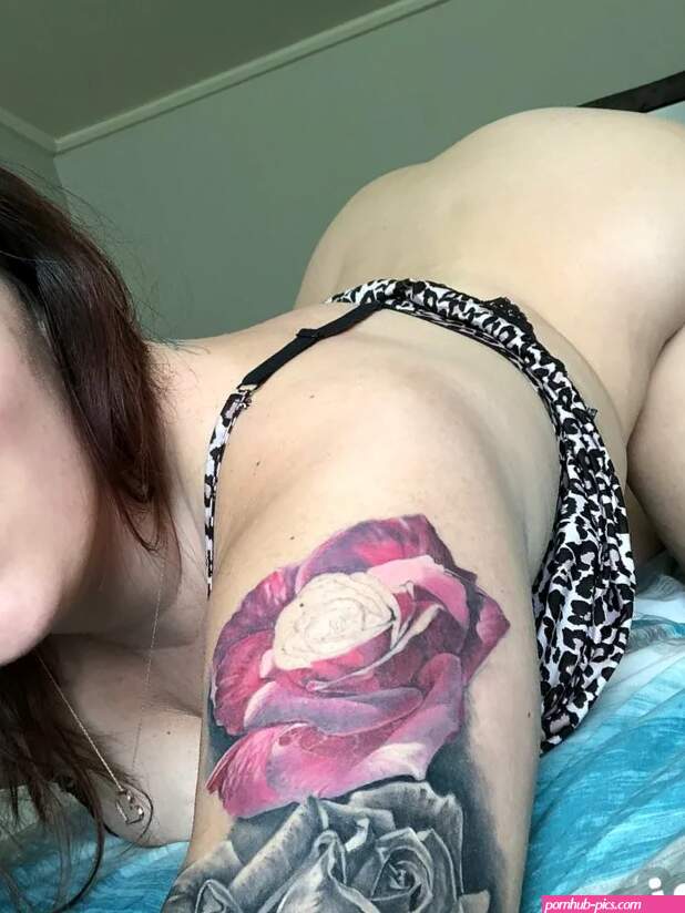 Theoamilfy nude