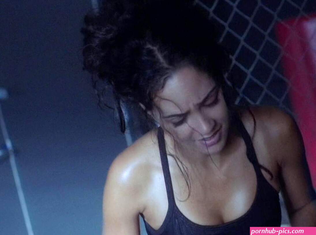 Naked Tristin Mays in MacGyver ANCENSORED