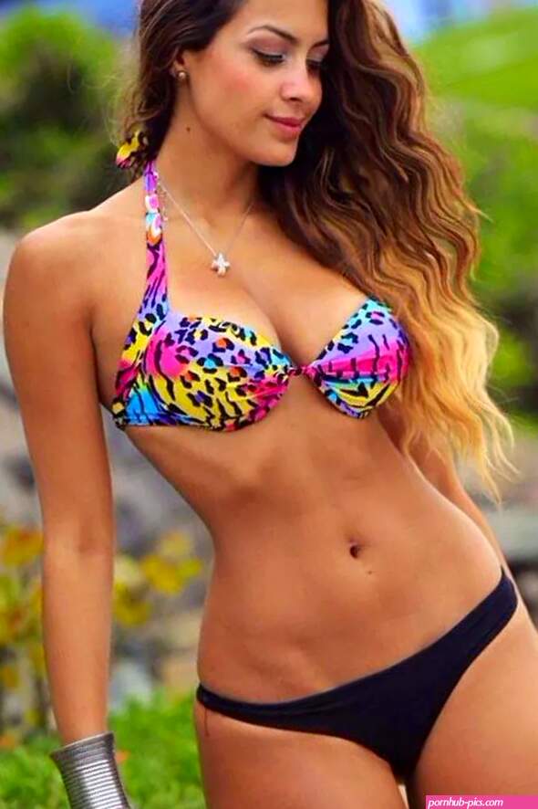 Yaqui guerrido en bikini