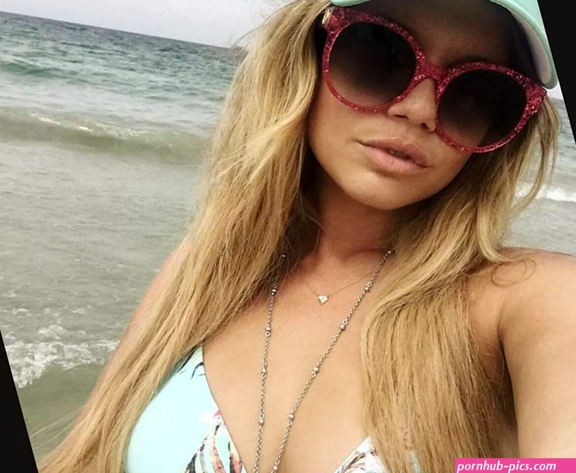 Meet sexy American rapper Chanel West Coast
