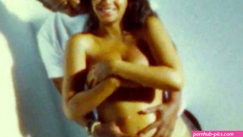 Beyonce shares naked baby bump photo in new documentary