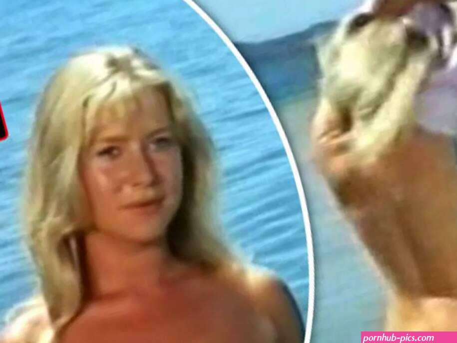 Young Helen Mirren poses COMPLETELY naked in racy Sixties throwback video