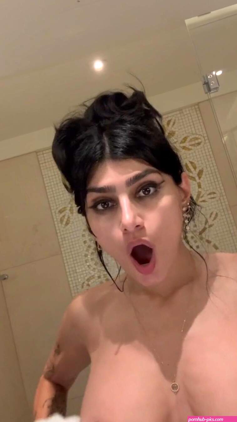Mia Khalifa Nude Teethbrushing OnlyFans Video Leaked