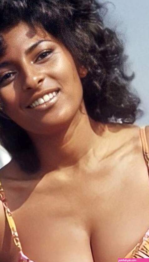Boob Legend Pam Grier at 19-Years Old!