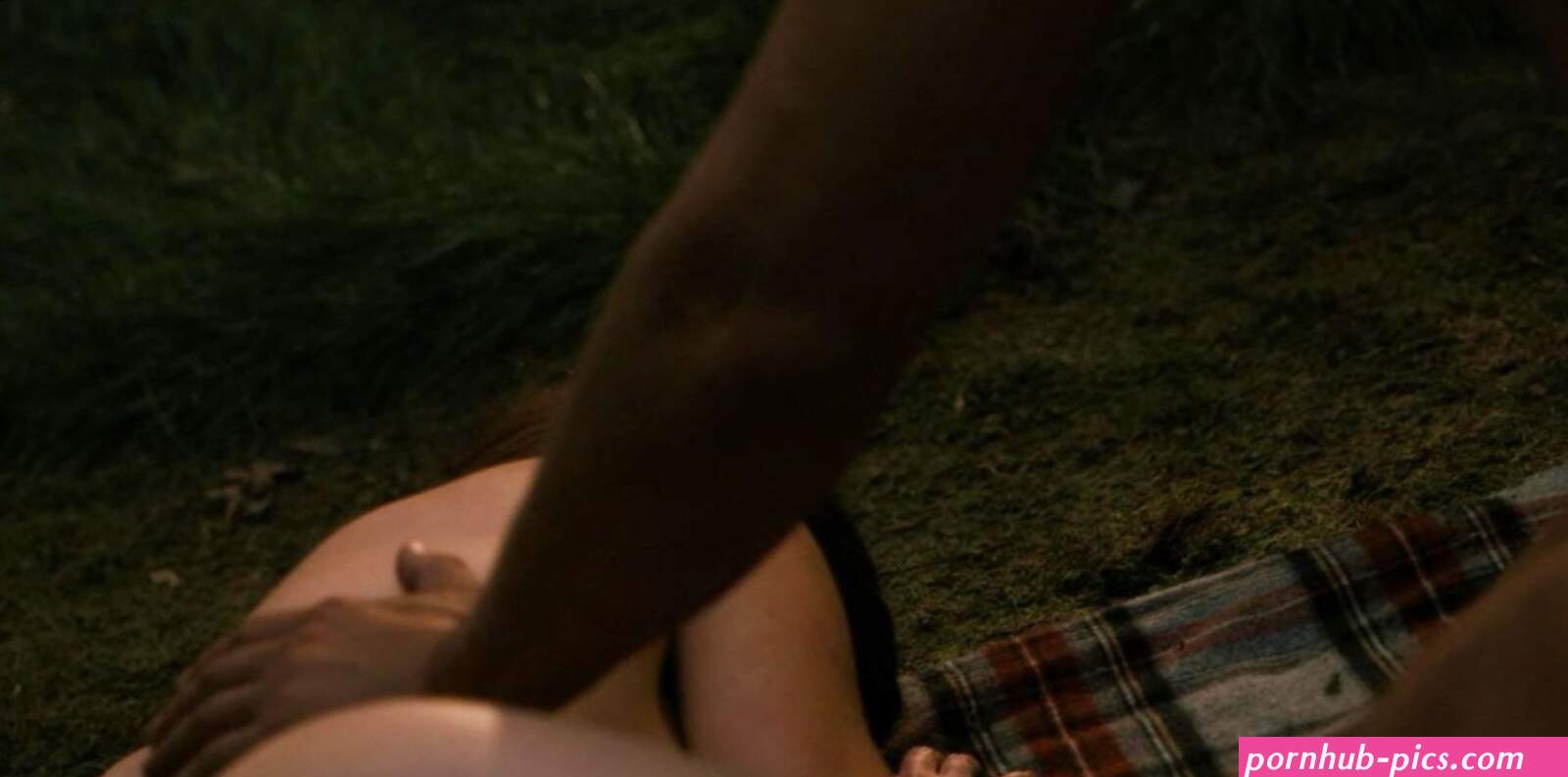 ROSE LESLIE Nude