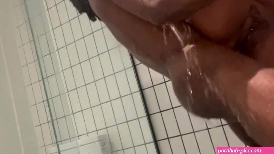 Lucky Fan watches Hot Shower Sex Live