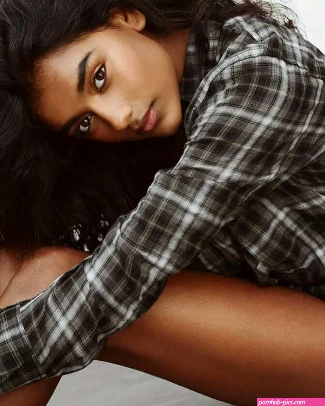 Simone Ashley 0023