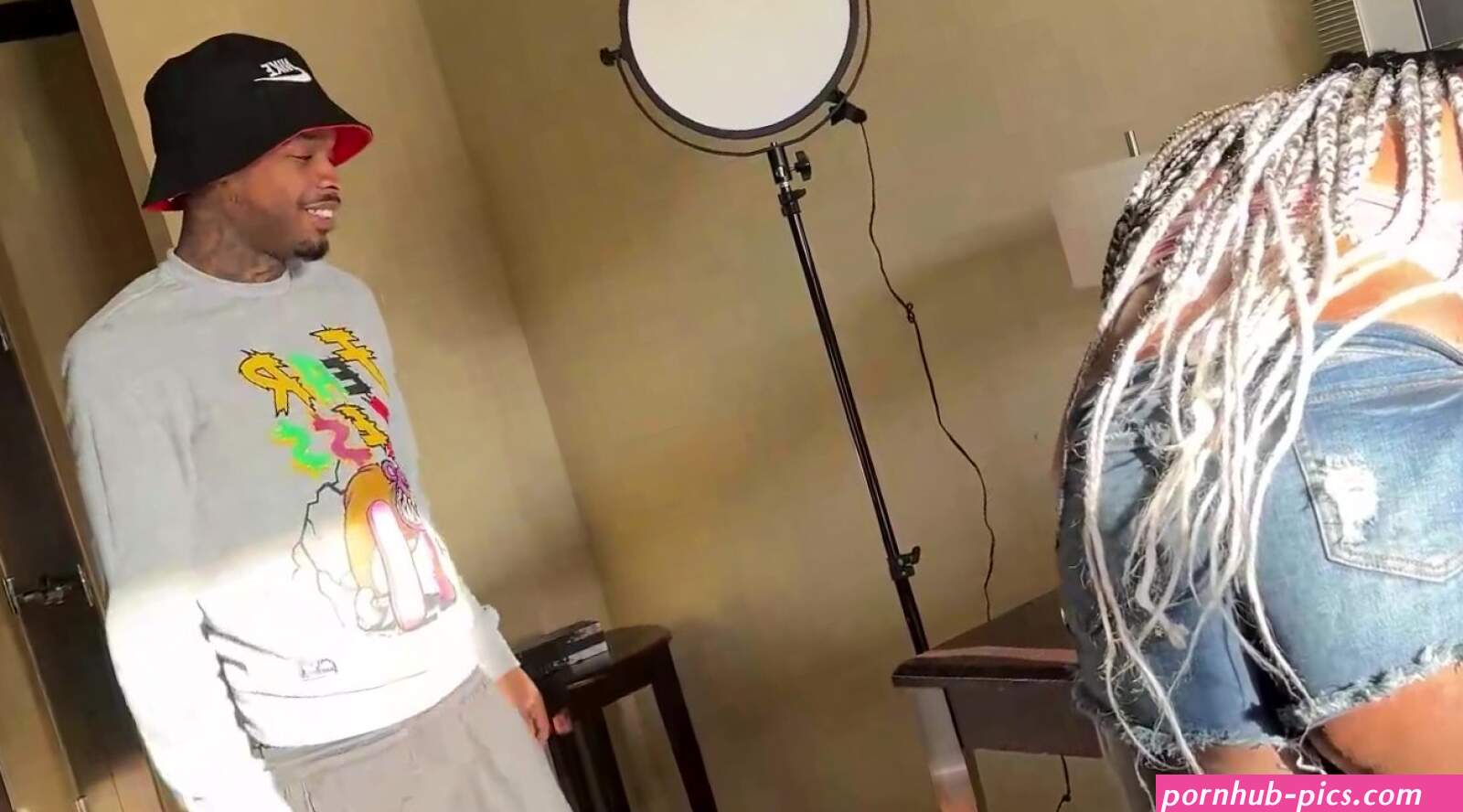 Tori toots sexy freak ready for pimpin in ah bonnet 4kPorn.XXX