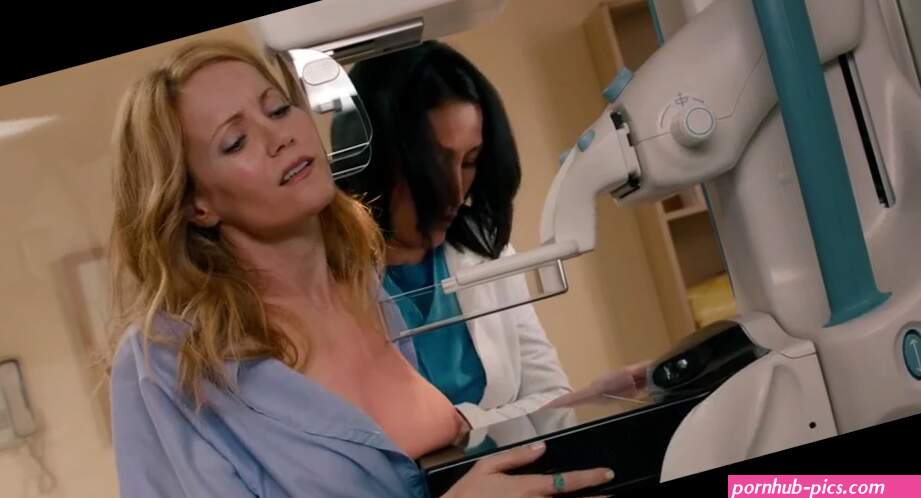 Leslie Mann nude