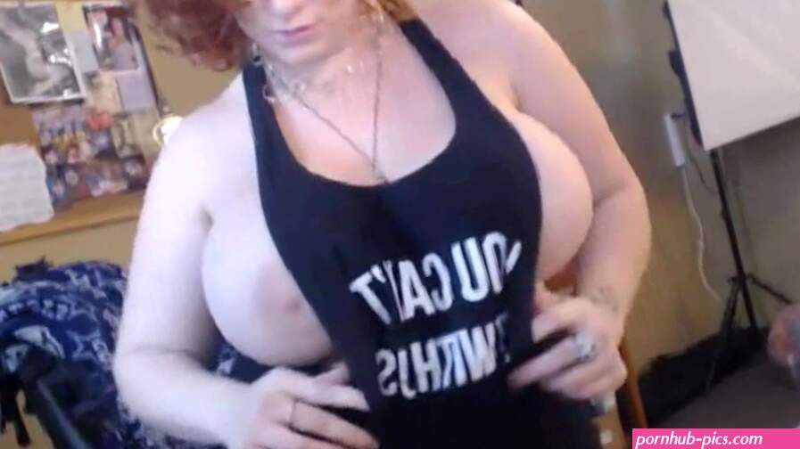 Huge Tits Pawg MILF home masturbation
