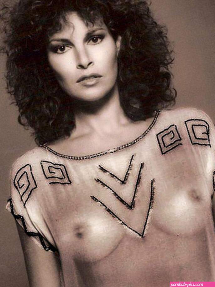 Raquel Welch Topless Photos