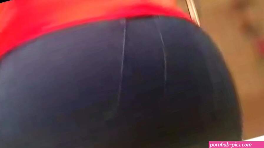 Watch Selena loca fart in bathroom 2