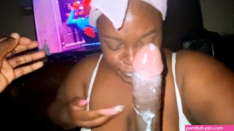 THOT SWALLOWS TOO MUCH CUM SO SHE SPITS OUT THE 2nd CUMSHOT