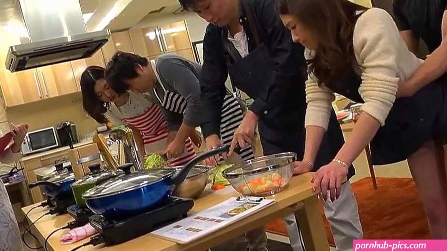 Watch Cooking and Fuck