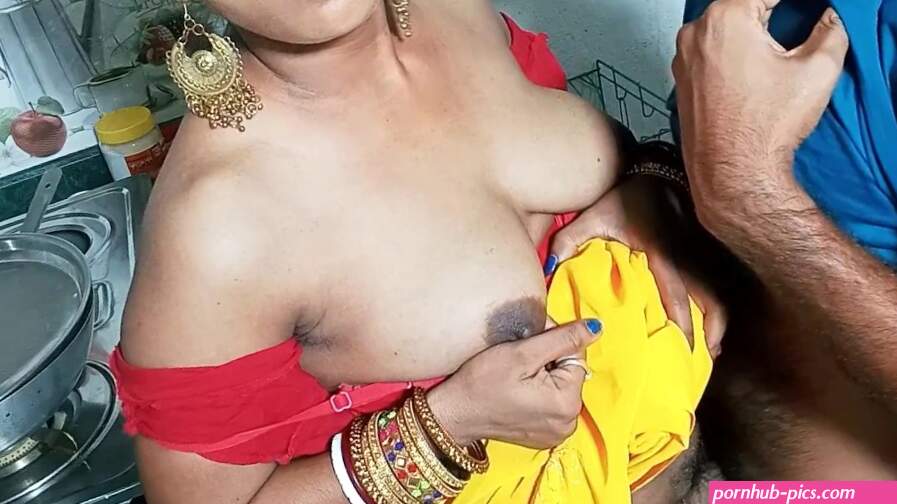 Owner Rough Fucking Maid Girl Who Cooking Food In Kitchen Porn In Hindi Voice