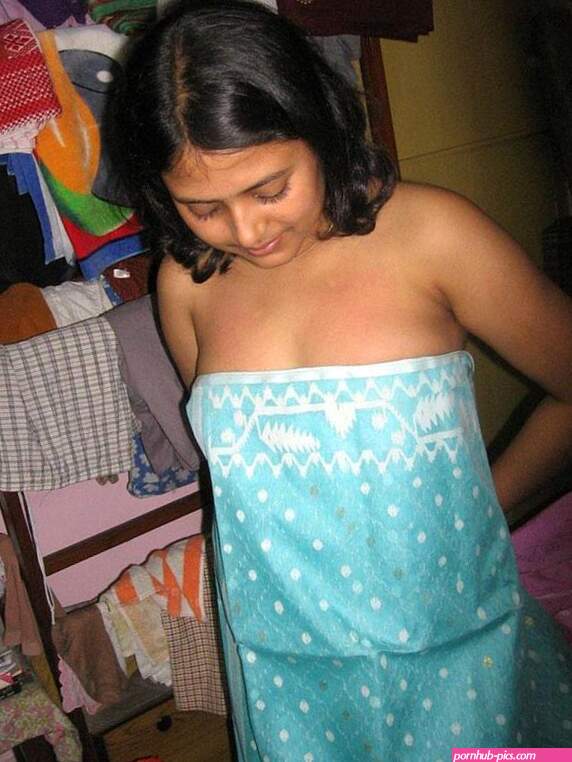 Cute Abitha Aunty Saree Candid Panties and Nudes Amateur Desi Girls Gallery Adult Zone Explicit