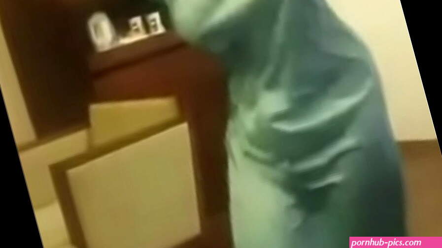 Hot Desi Girl Dancing with Transparent Dress