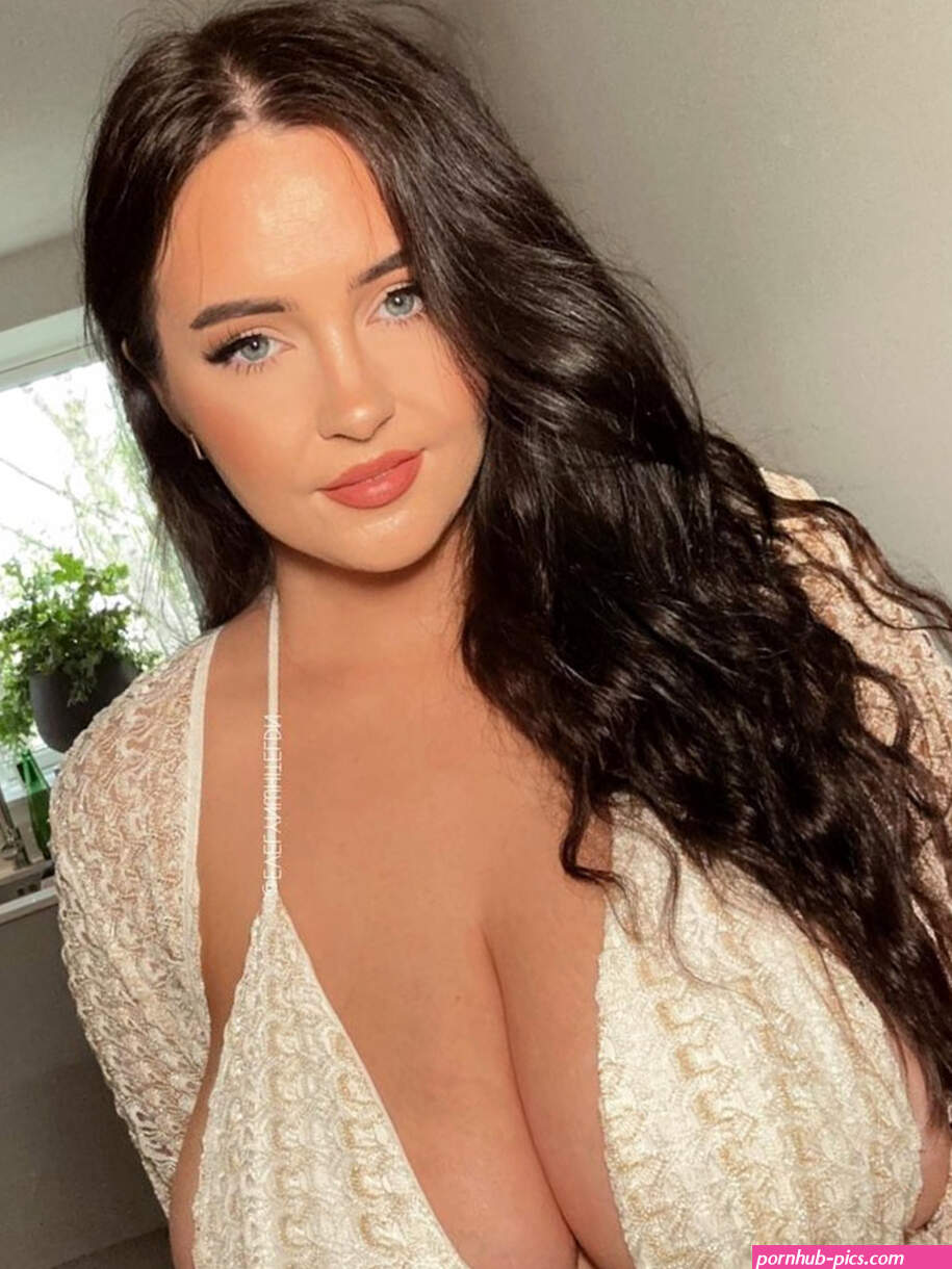 Busty Evelyn White