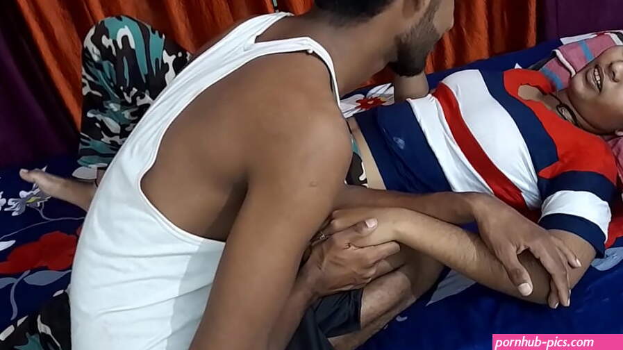 Hindu Virgin Girl First Time Sex Tight Desi Pussy Seal Break In Indian Audio with loud moaning