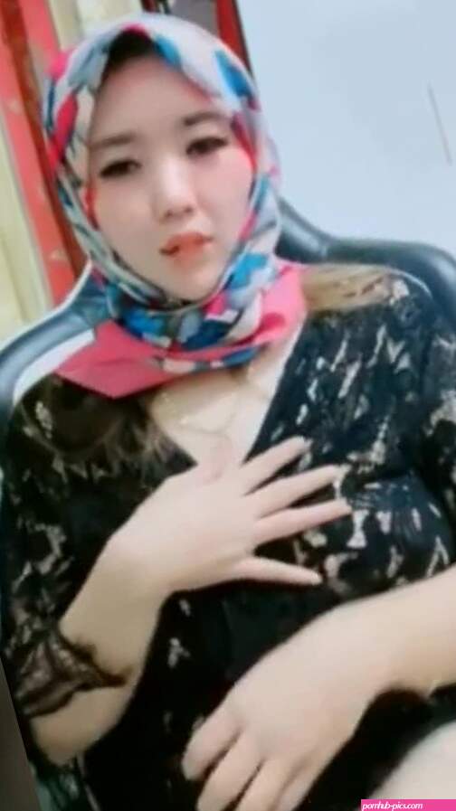 mamih hijab live show show pussy