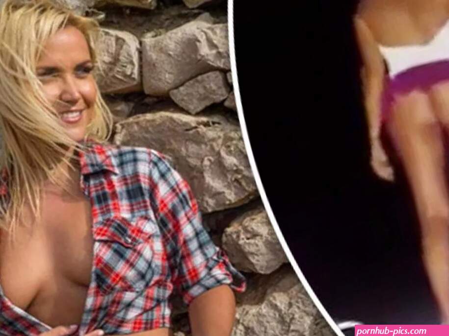 Naked news presenter twerks booty for screaming crowds in UNSEEN candid camera clip