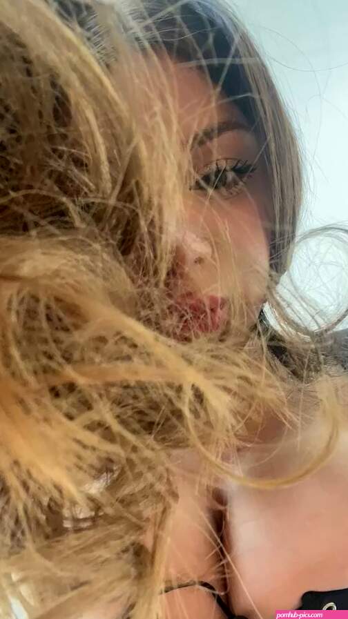 katianakayys video Tweet