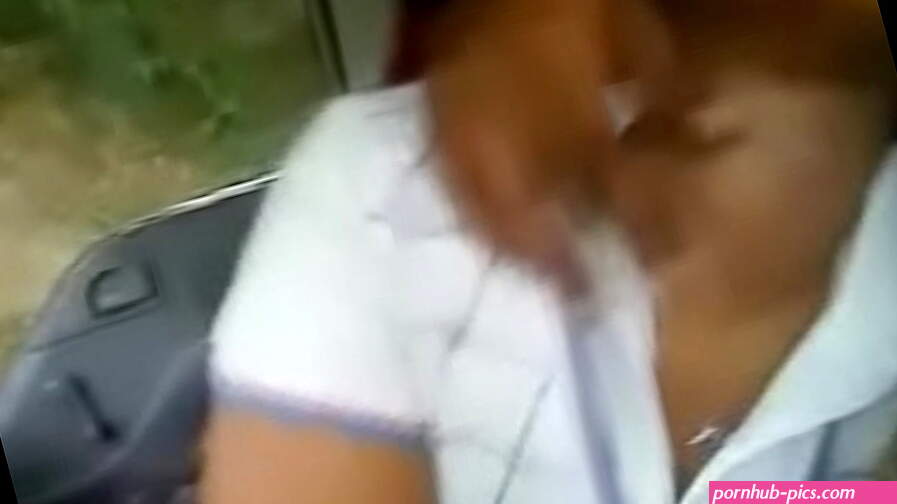 girl BJ inside the CAR.avi