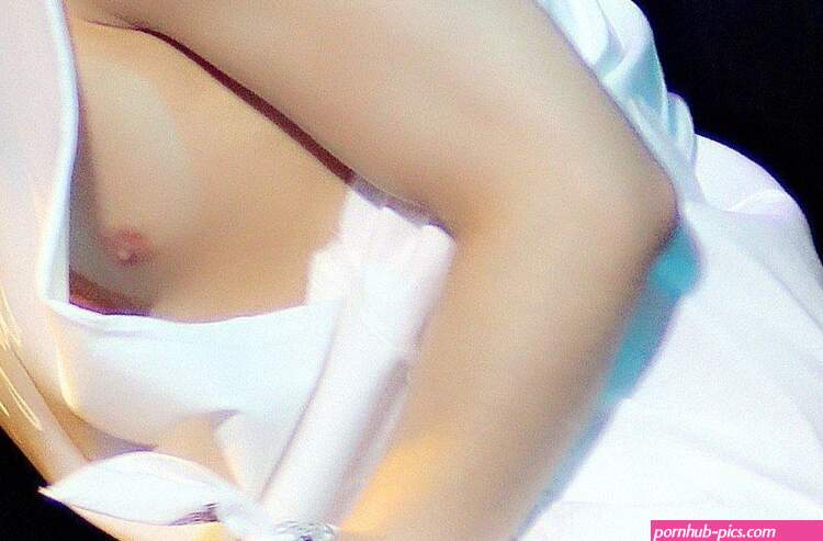 17 Disastrous Wardrobe Malfunctions Of K-Pop