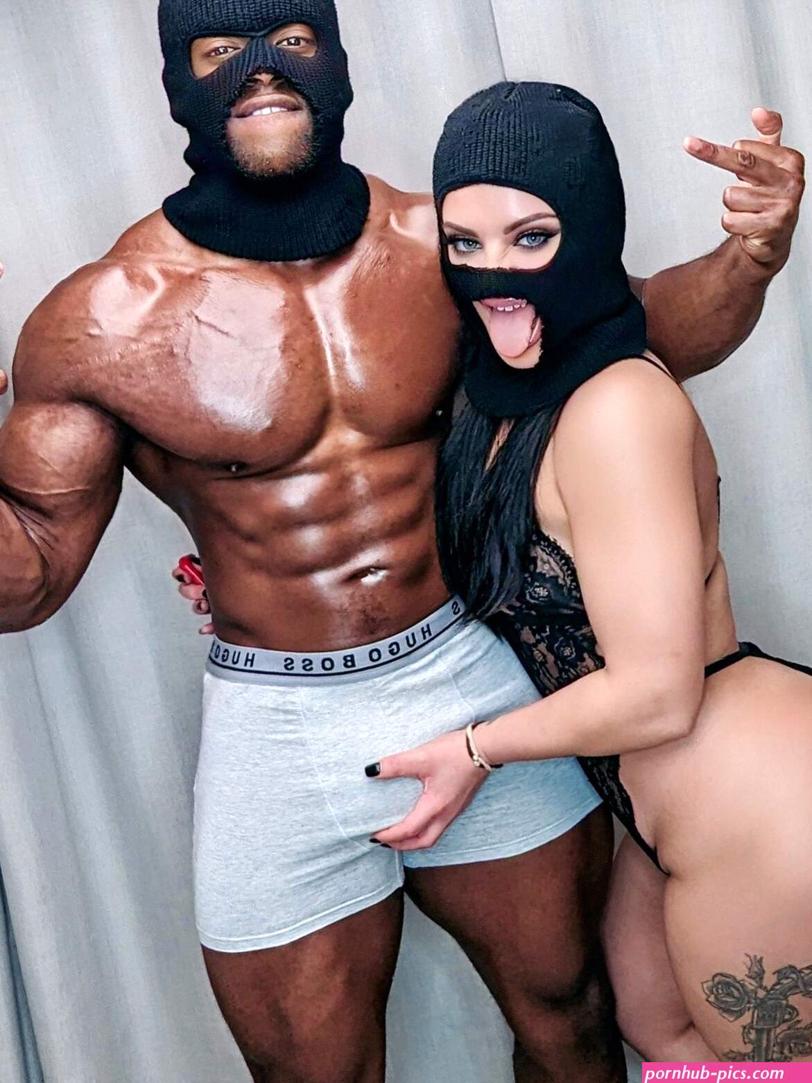 Mr J X: Female Prison Officer Linda De Sousa Abreu filmed having sex with inmate in HMP Wandsworth. HER ONLYFANS