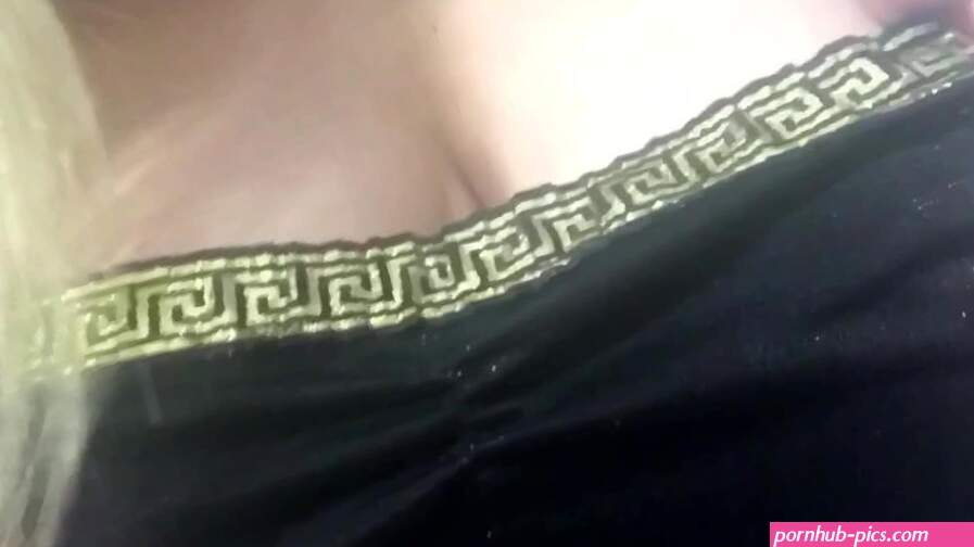 Carlycurvy striptease e buceta brincando com fantasia