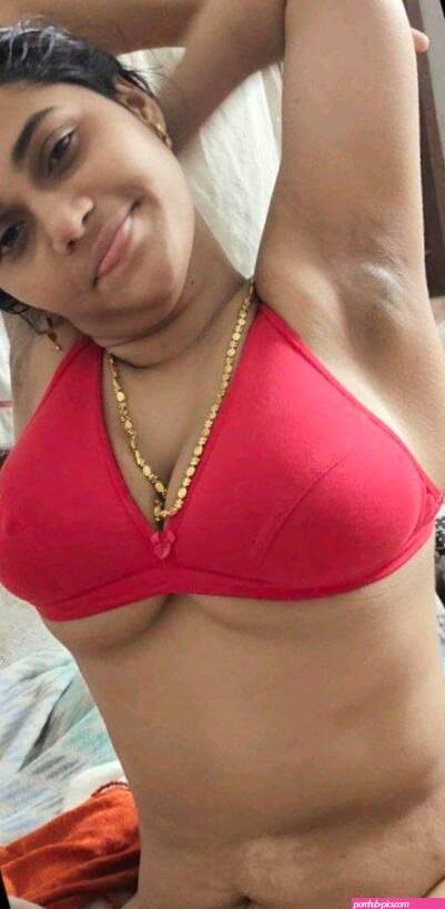 Big boobs mallu housewife nude leaks captured by husband