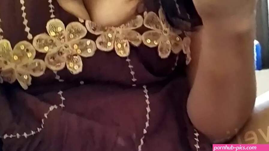 Indian Mms Queen Shruti Enjoying with Fan Dirty Hindi Chudai Hot Cumshot watch online
