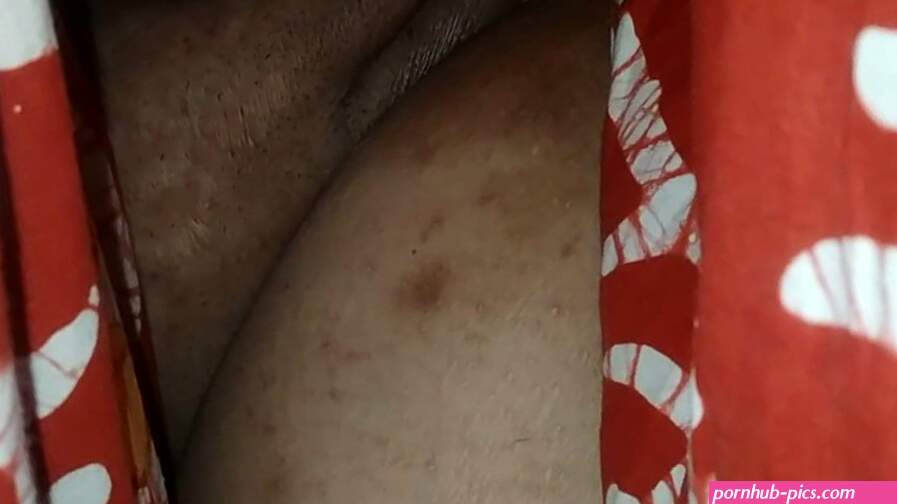 No panty under nighty