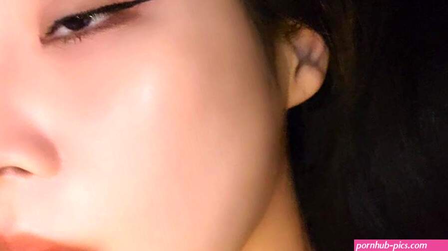 Norajoy Aka Norajoying Closeup View Of Her Horny Face While She Rubs Pussy Onlyfans Video !