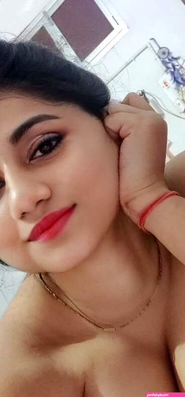 Cute Housewife Full Nude Saree Strip